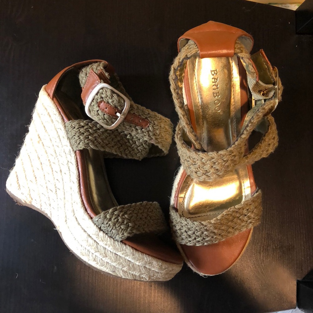 Olive green wedged espadrilles